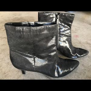 Black Shiny Faux Animal Texture HH Bootie